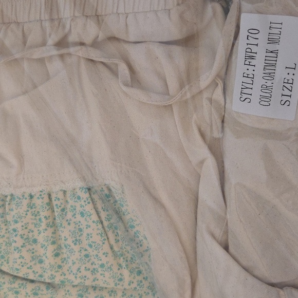 POL New Boho Star Patch Wide Leg Pants - Picture 6 of 6